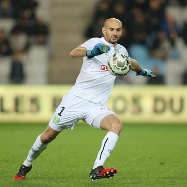 Rémy Riou - Paris FC Player