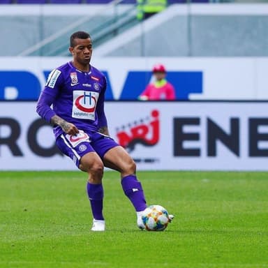 Igor Julio - Brighton and Hove Albion Player