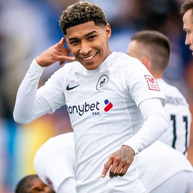 Emerson Deocleciano - V-Varen Nagasaki Player