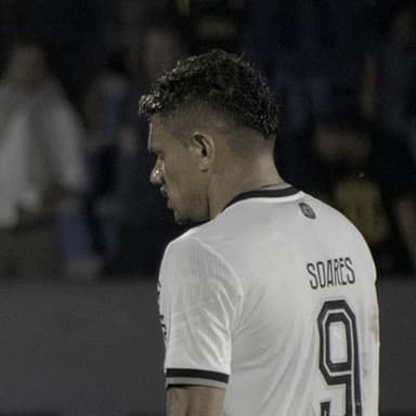 Tiquinho Soares - Santos Player