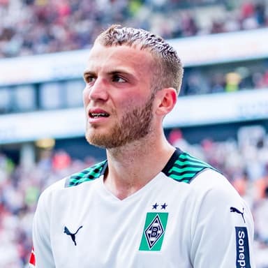 Louis Beyer - Burnley Player