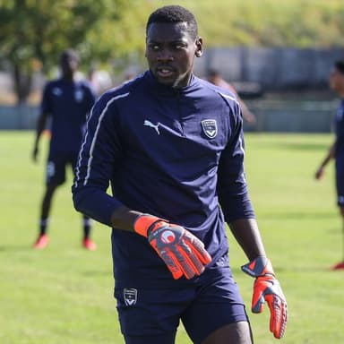 Over Mandanda - Bordeaux Player