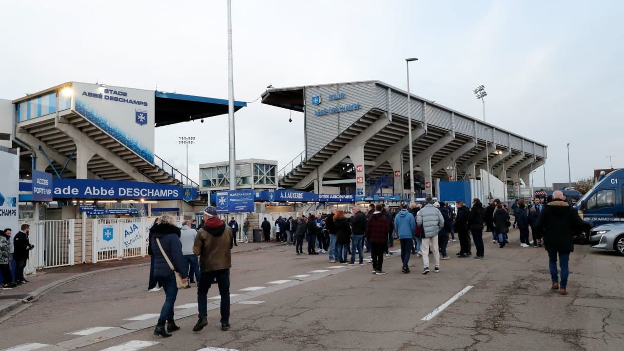 Stade de l'Abbé Deschamps Stadium